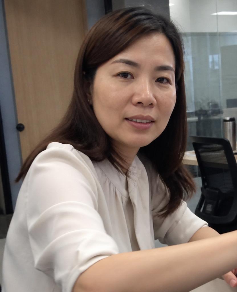 Portrait of Ms Fiona Li, Principal Consultant at SS Business Consultancy